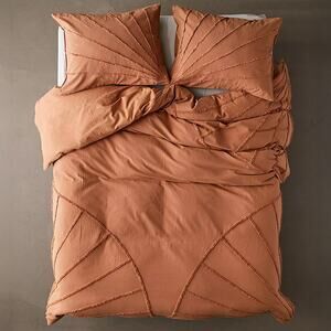 Urban Outfitters Eden Tufted Duvet Cover w Pillow Sham - King - New
